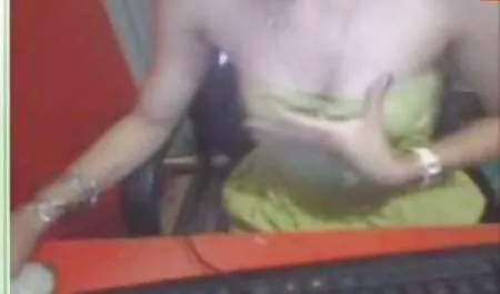 Cazzo video porno completi gratis sotto la doccia in casa ShowerBait, cazzo strisciante sotto la doccia