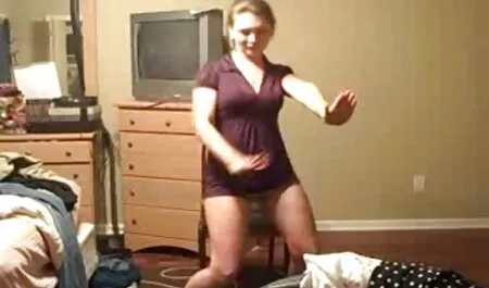 18 film porno completo hd anni gode di un lungo viaggio alla BBC.