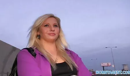 Masturbazione film porno trans completi con la mano nella vasca da bagno