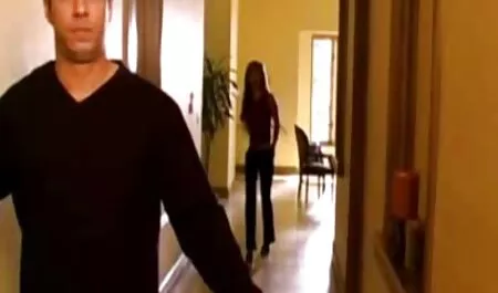 Ragazza di 18 anni ingoia un'enorme porno gratis completi porzione di sperma