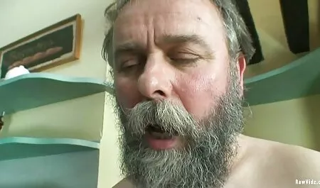 Ebano cutie arato la figa films porno completi da un uomo bianco più anziano