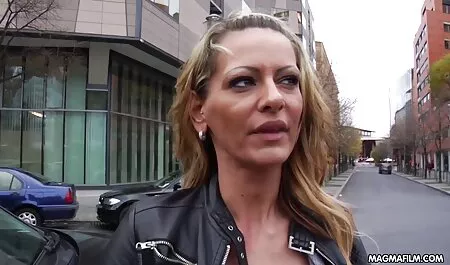 Fist film pornografici completi Flush allunga la figa con il pugno
